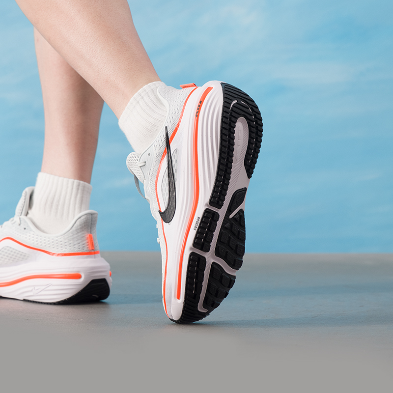 Nike Men's Shoes Original Ligh - Lightweight Road Running Shoes 评论和价格